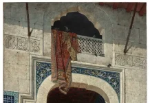 Osman Hamdi Bey’in ünlü eseri “Cami Kapısında” 131 yıl sonra satışa çıkıyor.