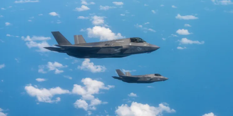 İran, ABD’ye ait F-35 hayalet uçağını vurdu; İsrail’de bir de petrol rafinerisini bombaladı.