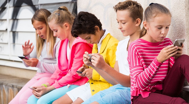 Çocukların sosyal medya kullanımı dünya genelinde nasıl düzenleniyor?