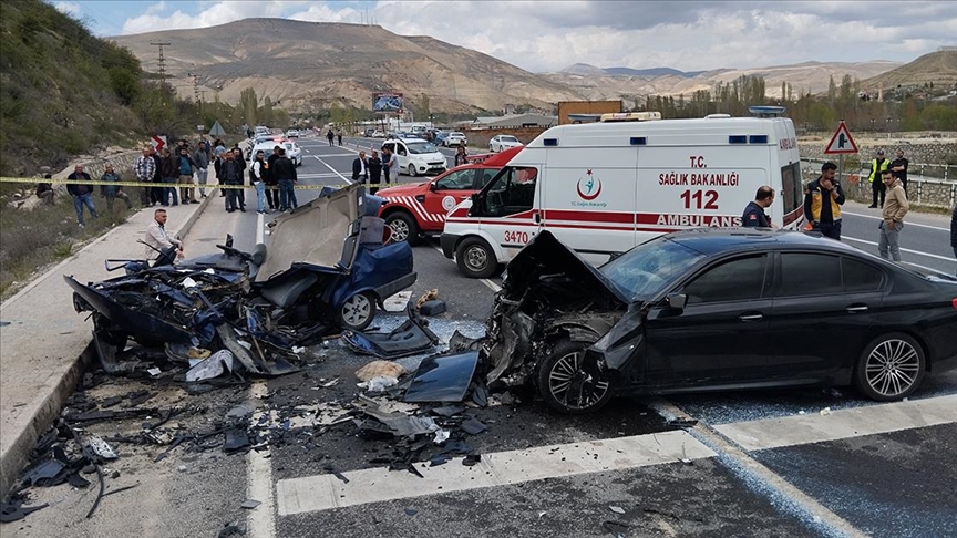 Türkiye’de 2025’te 288 bin 321 trafik kazası meydana geldi. Kazalarda sürücü kusurları, %90,6 ile ilk sırada yer aldı.