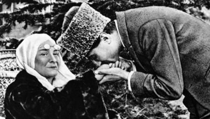 atatürk ve annesi