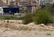 Güneydoğu’yu sağanak ve fırtına vurdu; 1 kişi hayatını kaybetti, çok sayıda kişi yaralandı. 2 kentte okullar tatil edildi