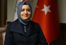 Fatma Betül Sayan Kaya istifa etti