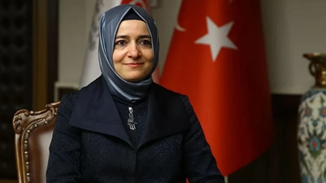 Fatma Betül Sayan Kaya istifa etti