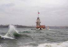 İstanbul Valiliği ve AKOM uyardı: bugün ve yarın (Çarşamba) kuvvetli yağış ve fırtına bekleniyor .