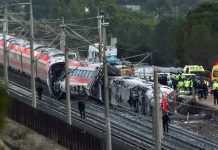 İspanya’da hızlı trenler çarpıştı: En az 39 ölü var