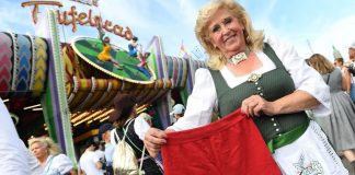 Octoberfest’te Etek Altı Rongencilik Tedbiri. Festival Yönetimi Şort Dağıtıyor