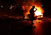 Fransa Hükümeti Halk Protestoları Karşısında Zorda. İçişleri Bakanı İstifa Etti; Macron Reddetti