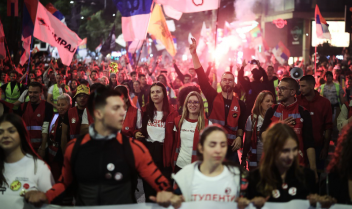 Sırbistan'da Zafer 'Öğrenci Listesi'nin
