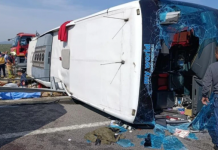 Otobanda katliam; Manisa’da otobüs ile çekici çarpıştı. 11 ölü 27 yaralı!